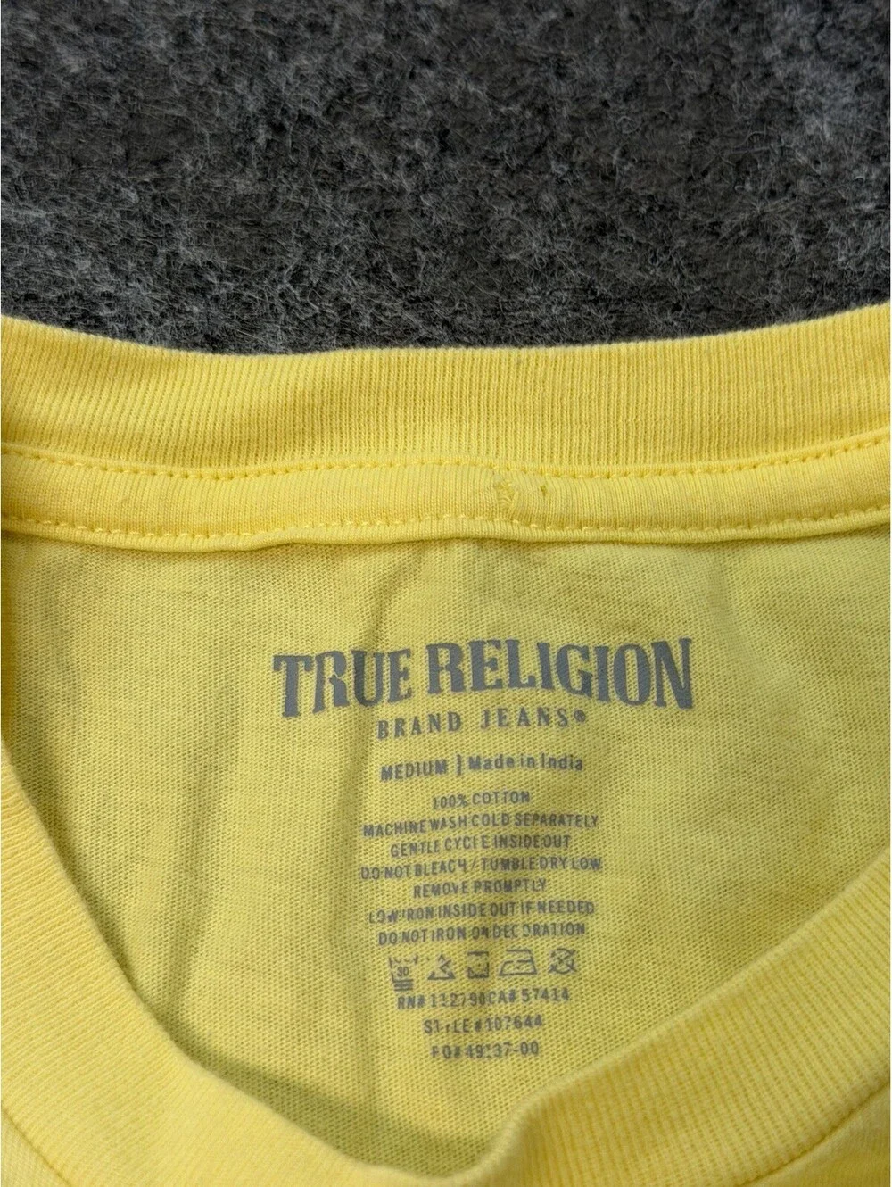 True Religion yellow horseshoe logo graphic T-shirt men’s medium cotton